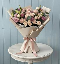 Букет бодрость в Янтарном Букет цветов из:  Розы и Лизиантусы в Янтарном