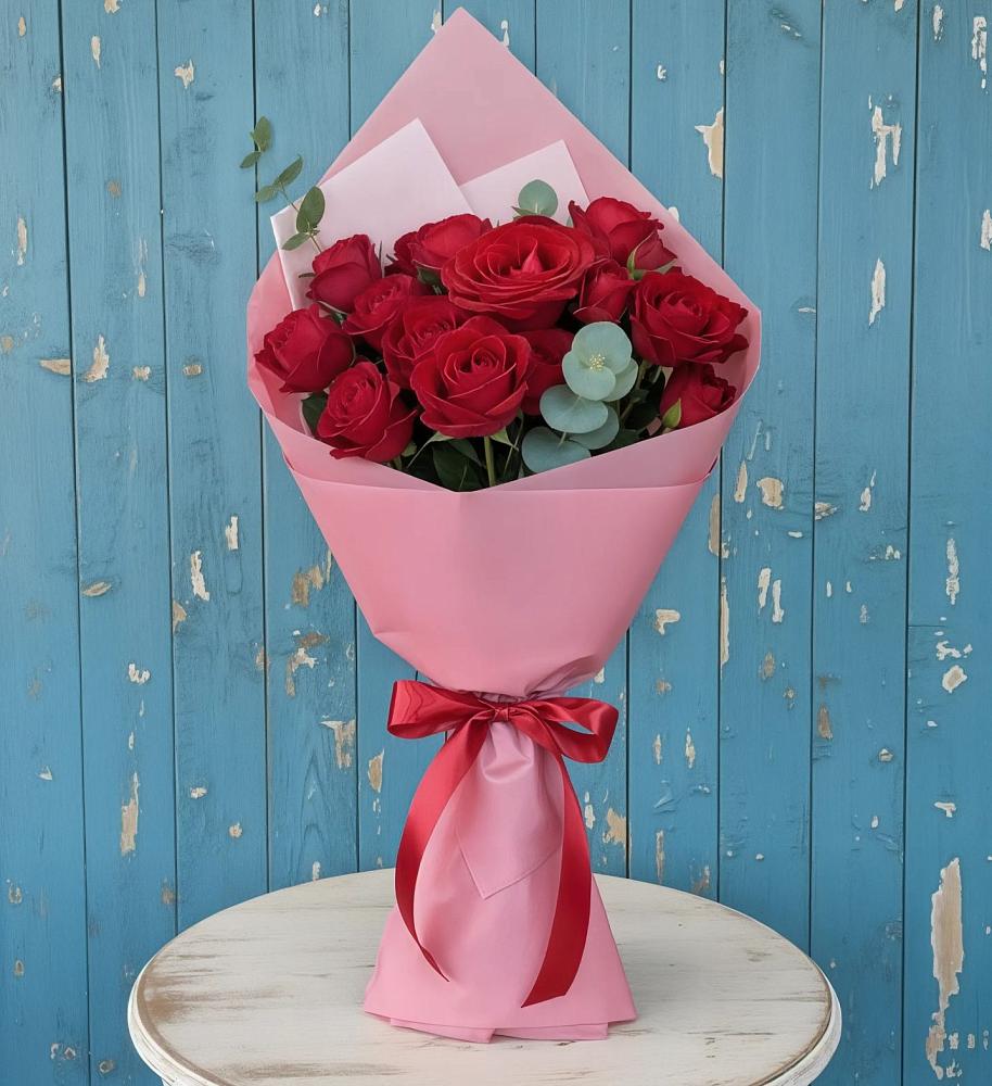 Букет красный бархат в Янтарном Букет цветов из: Розы в Янтарном