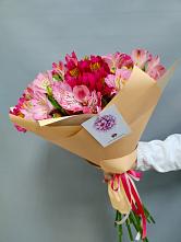 Букет малиновое вино в Янтарном Букет цветов из:  Альстромерии в Янтарном