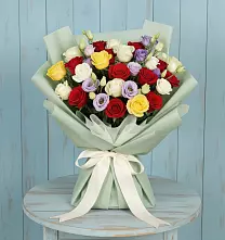Букет Модная красотка в Янтарном Букет цветов из:  Розы в Янтарном