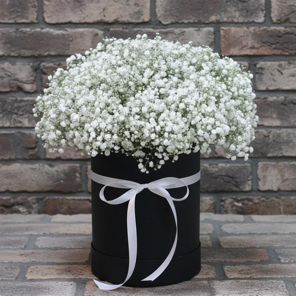 Композиция коробка гипсофил в Янтарном Цветочная композиция из Гипсофила в шляпной коробке в Янтарном