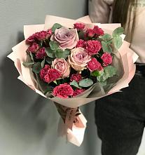 Букет восхищение #REPLACE_PRED# Янтарном Букет цветов из:  Гвоздики и Розы #REPLACE_PRED# Янтарном