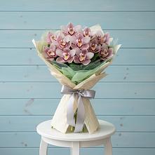 Букет 11 орхидей в Янтарном Букет цветов из:  Орхидеи и Розы в Янтарном