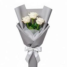 Букет 3 белые розы в Янтарном Букет 3 белые розы в Янтарном