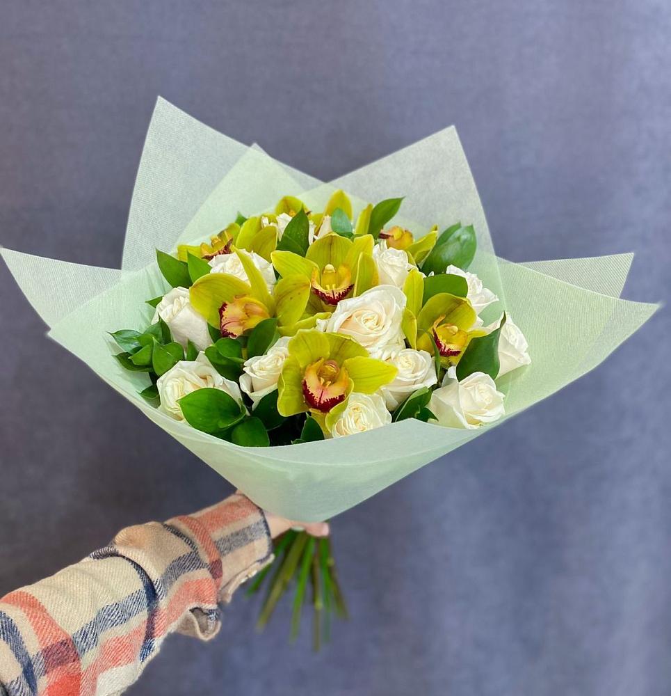 Букет лимончелло в Янтарном Букет цветов из: Орхидеи и Розы в Янтарном