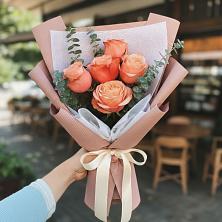 Букет персиковый аромат в Янтарном Букет цветов из:  Розы в Янтарном