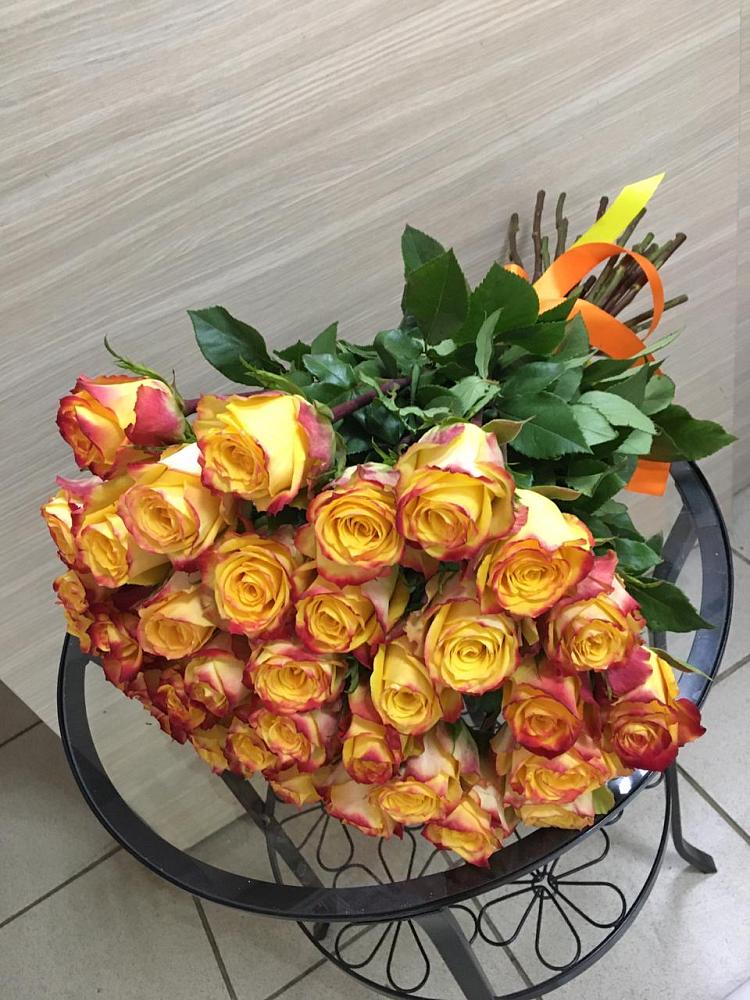 Желтые розы  в Янтарном Букет Желтые розы в Янтарном