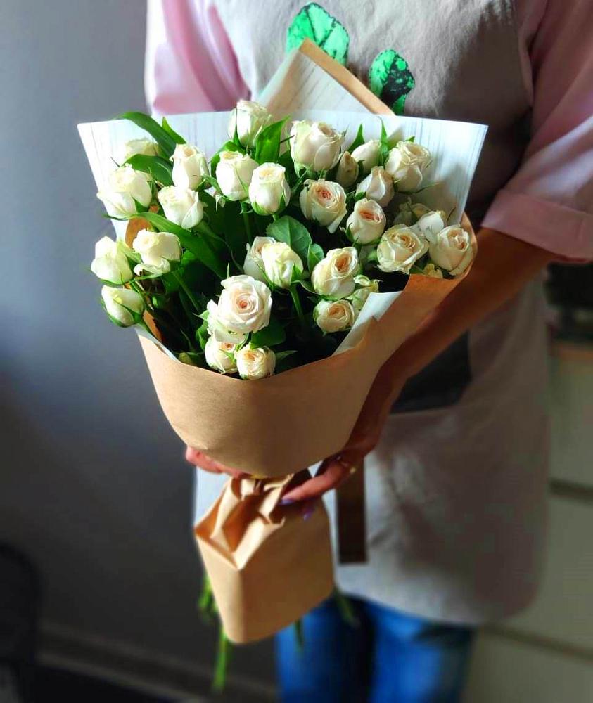 Букет хорошее настроение в Янтарном Букет цветов из: Розы в Янтарном