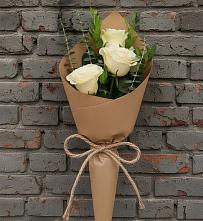 Букет из 3 роз в Янтарном Букет цветов из:  Розы в Янтарном