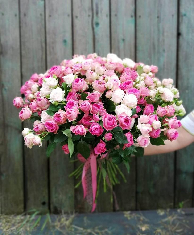 Розовые кустовые розы Натали и Лав Лидия в Янтарном Букет Розовые кустовые розы Натали и Лав Лидия в Янтарном