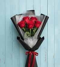 Букет в ритме города в Янтарном Букет цветов из:  Розы в Янтарном