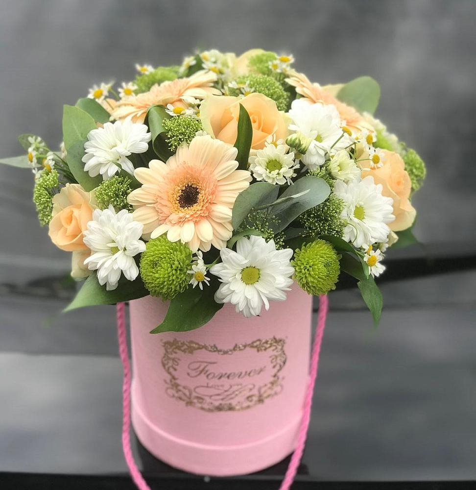 Композиция маленькая прелесть в Янтарном Цветочная композиция из Розы, Герберы и Хризантемы в шляпной коробке в Янтарном