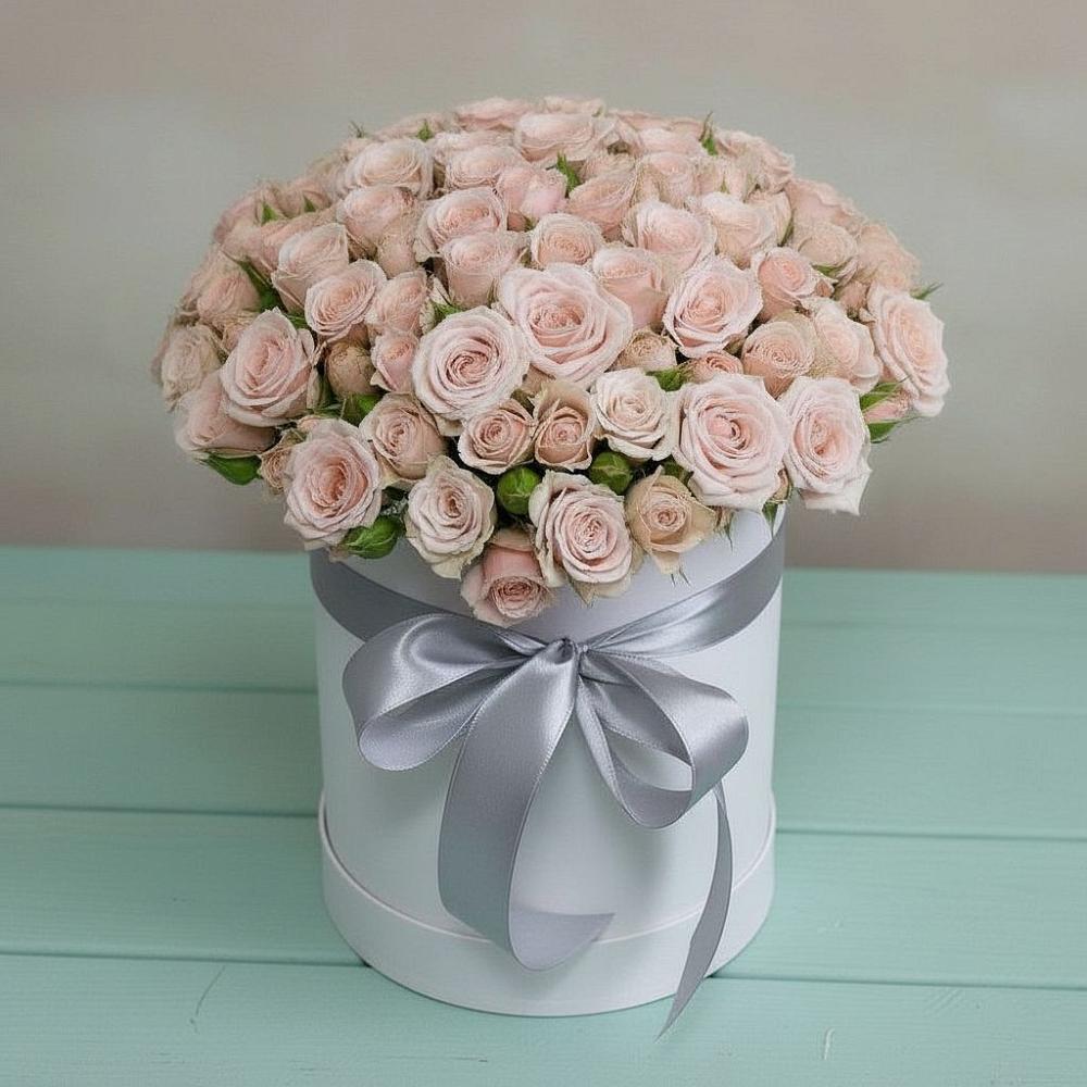 Композиция утонченная красота в Янтарном Цветочная композиция из Розы в шляпной коробке в Янтарном